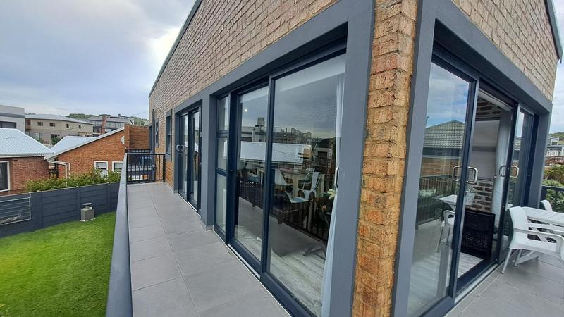 4 Bedroom Property for Sale in Jongensfontein Western Cape